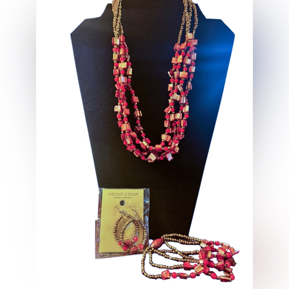 Artisan Beaded & Shell Costume Jewelry Coral NWT Necklace Bracelet Earrings Set